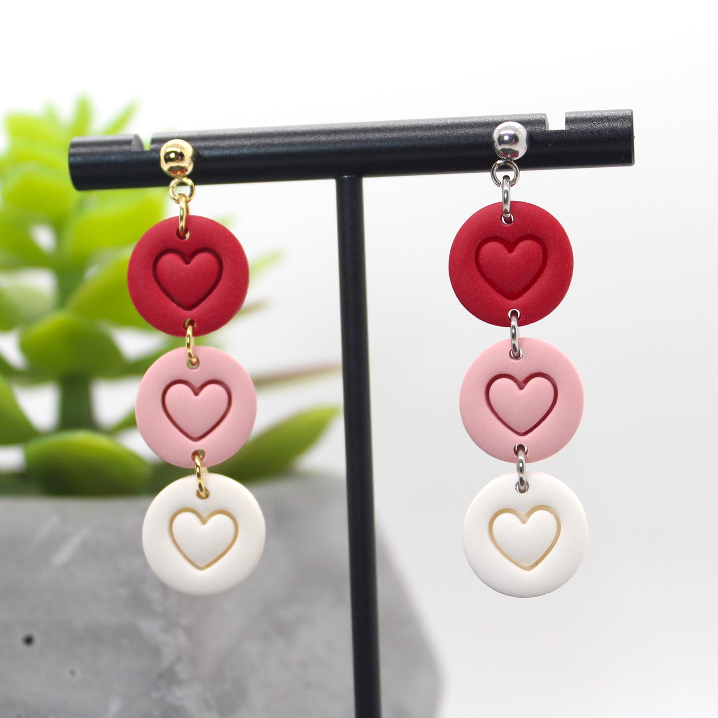 Circle Tri-Heart Dangles š¤